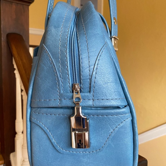 🔵 Vintage Pam Am Like Blue faux leather travel carry-on bag 🧳 made in 🇨🇦 - Picture 6 of 12